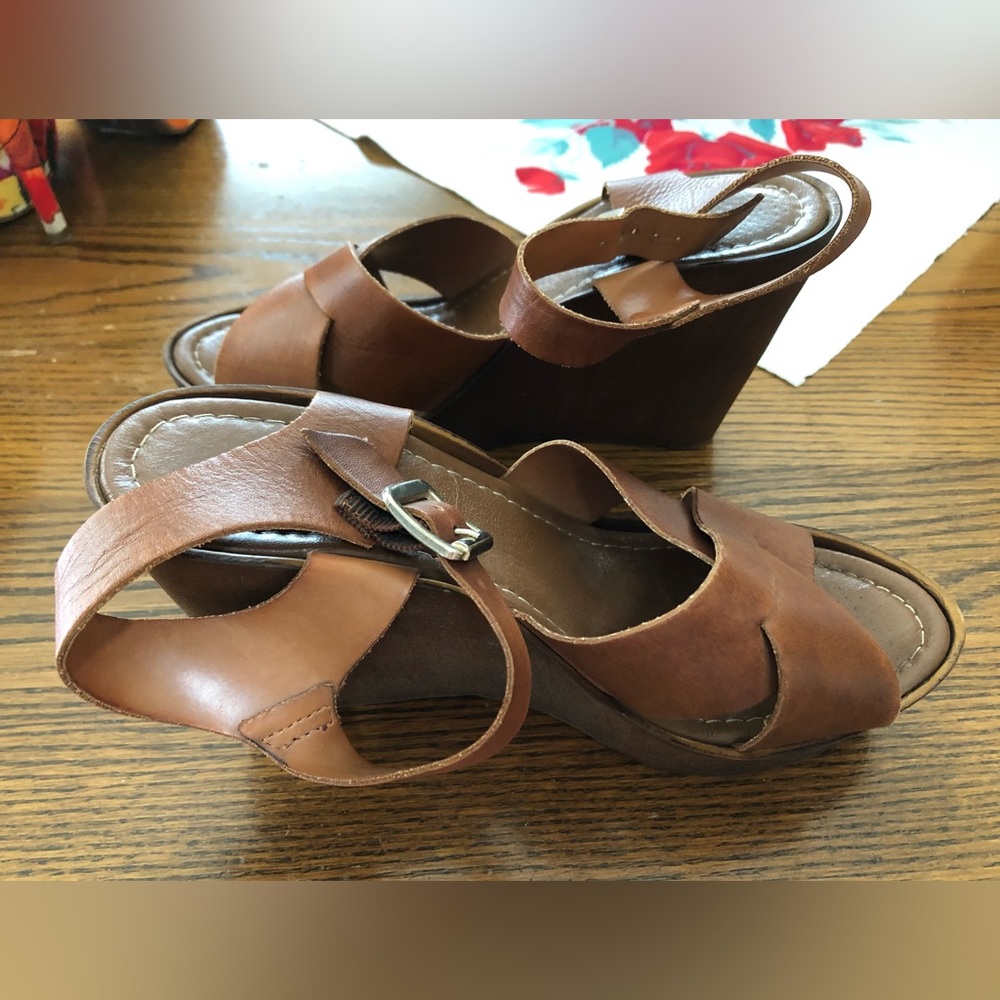 Brown Leather Wedge Sandals w/ Wood Heels  Made in Italy  Size 7